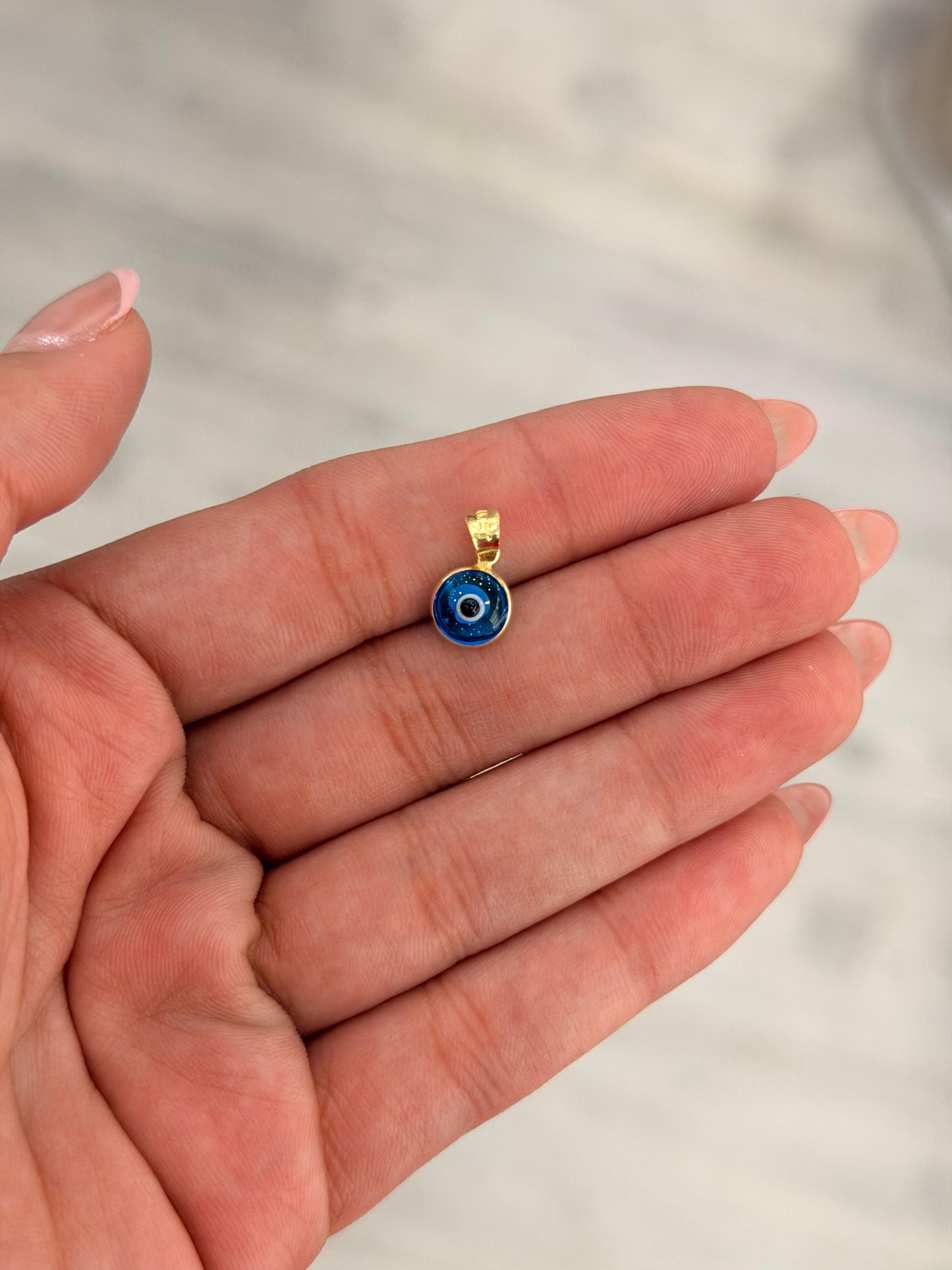 Eye pendant and necklace