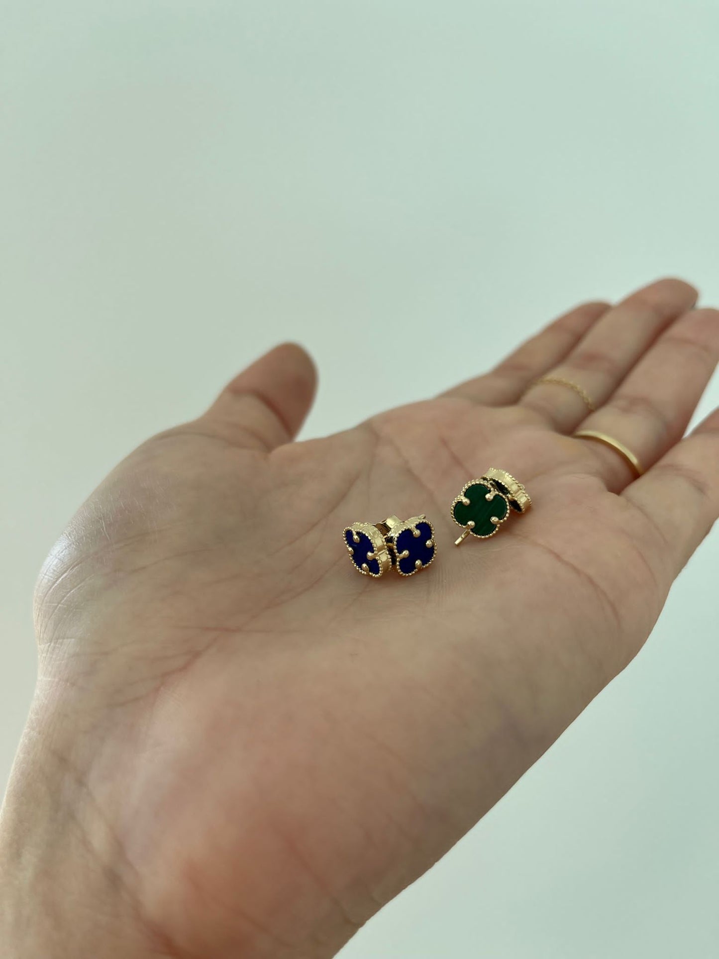 V cleefffff earrings