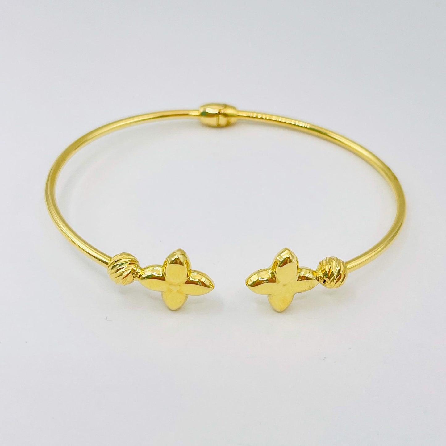 14k L—-V Fine Bangle