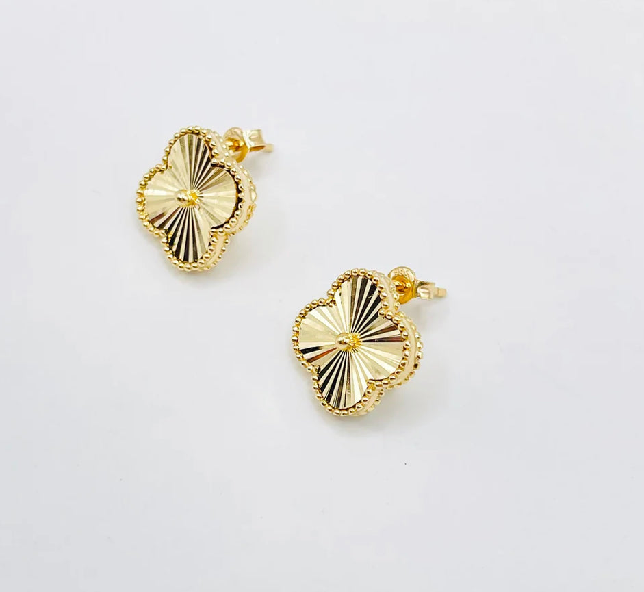 Van Cleef Médium Earrings
